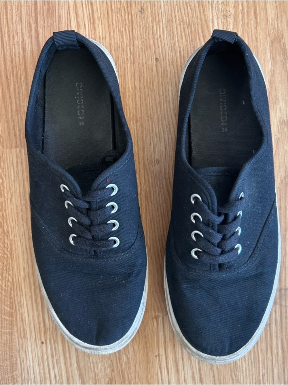 H&M Black Canvas Low-Top Sneakers